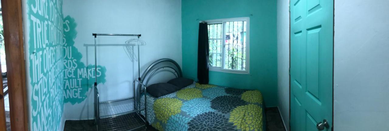 Soursop Hostel Cueta エクステリア 写真