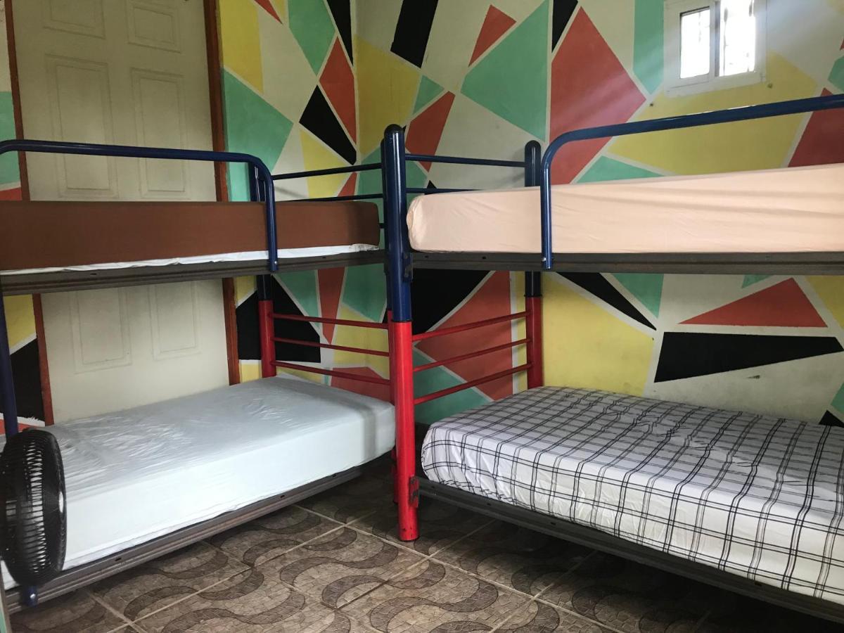 Soursop Hostel Cueta エクステリア 写真